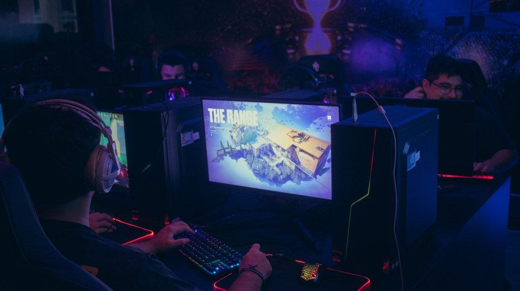 A equipe bauruense está entre os oito melhores times de esportes eletrônicos universitários do Brasil (Foto: arquivo pessoal/Mateus Santana) 
