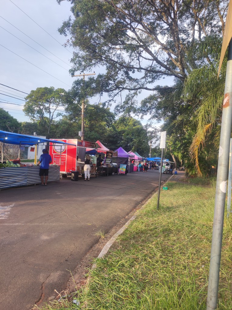 Imagem da feira livre nos primeiros horários 